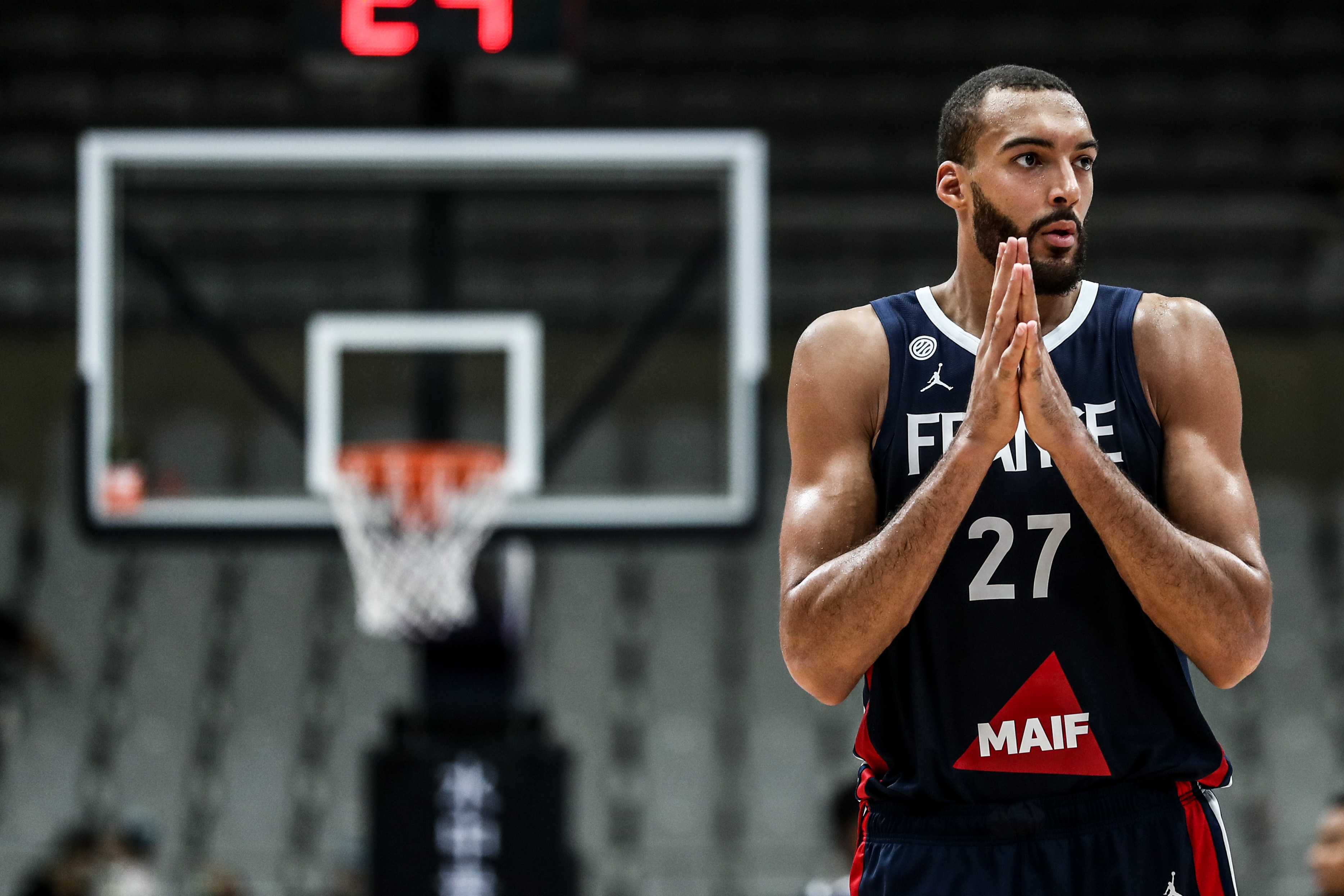 九游体育APP-包含里昂发布备战花絮；国际比赛日战术微调；CBA常规赛任务艰巨；训练强度明显提升的词条