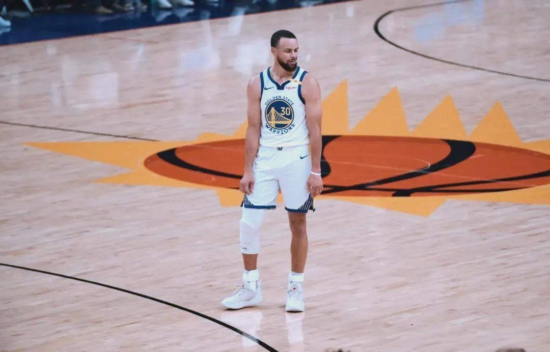 九游体育官网-NBA总决赛关键时刻再迎强敌，金州勇士内部沟通，主帅态度：悬念犹存，赛程密集仍需轮换的简单介绍